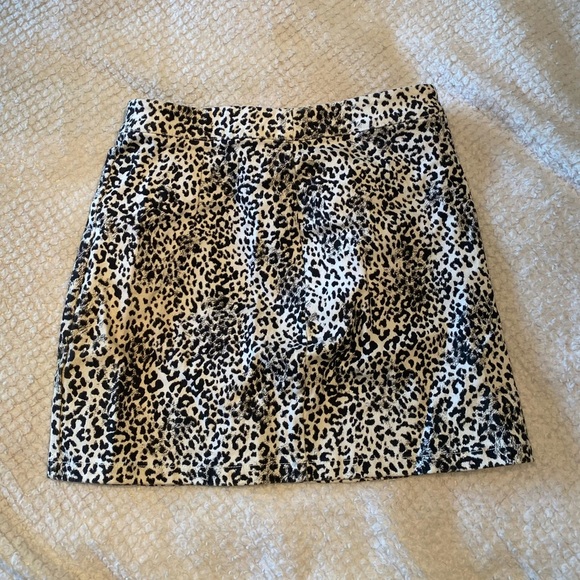 Black and white cheetah print skirt - Picture 2 of 5